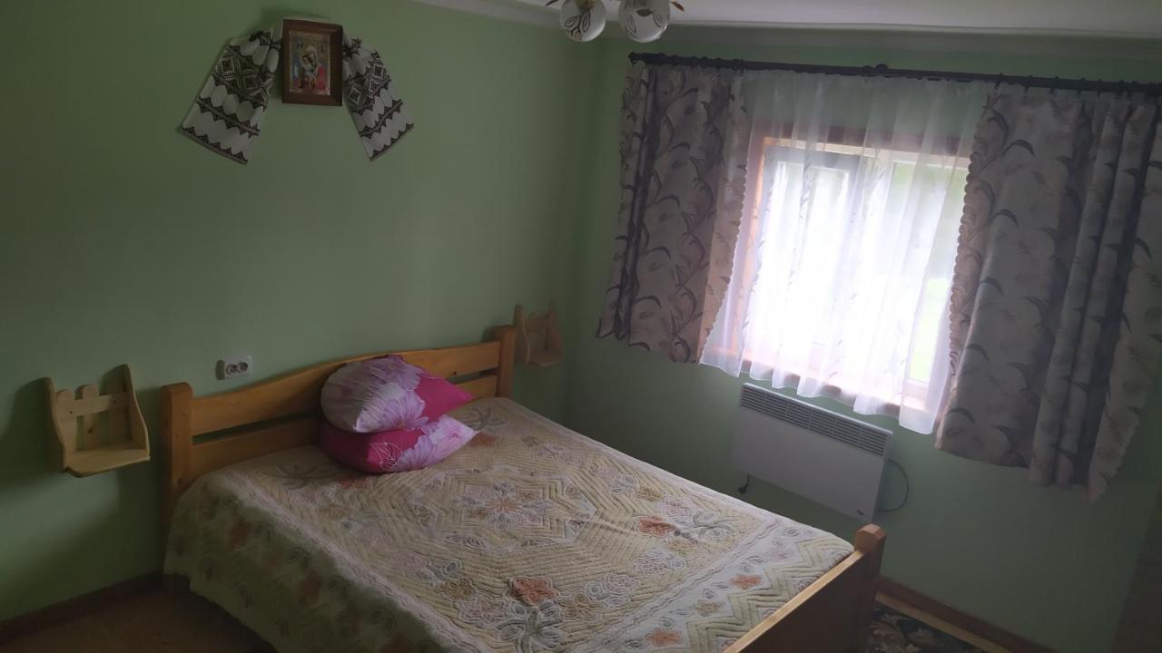 Родинна Оселя Slavske Exteriör bild