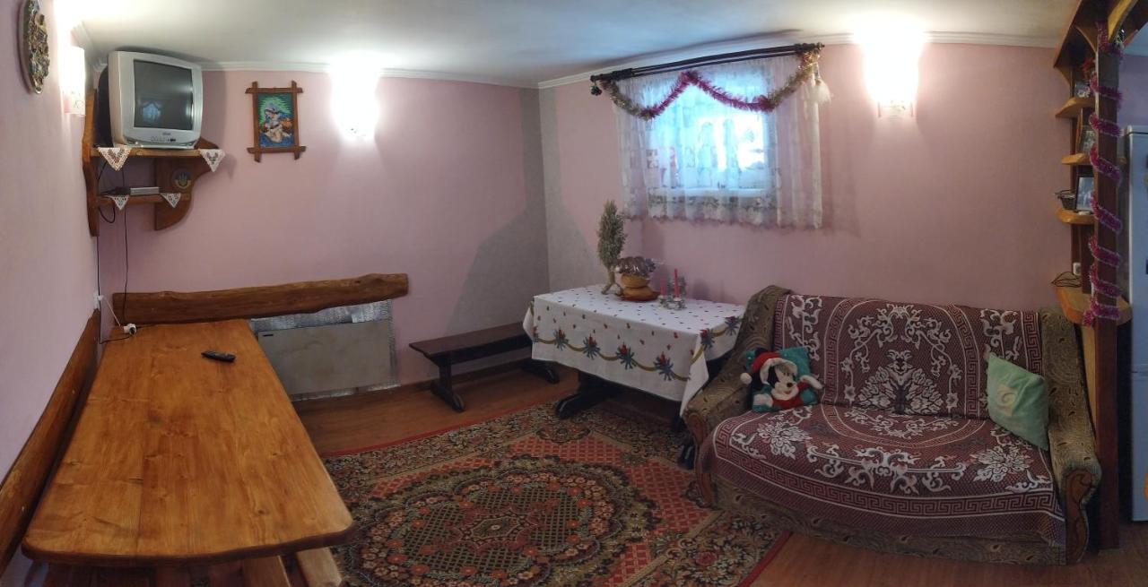 Родинна Оселя Slavske Exteriör bild