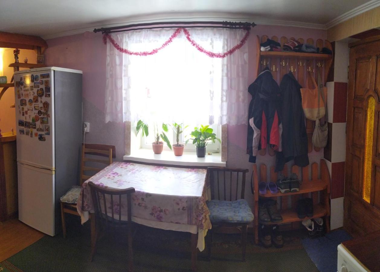 Родинна Оселя Slavske Exteriör bild